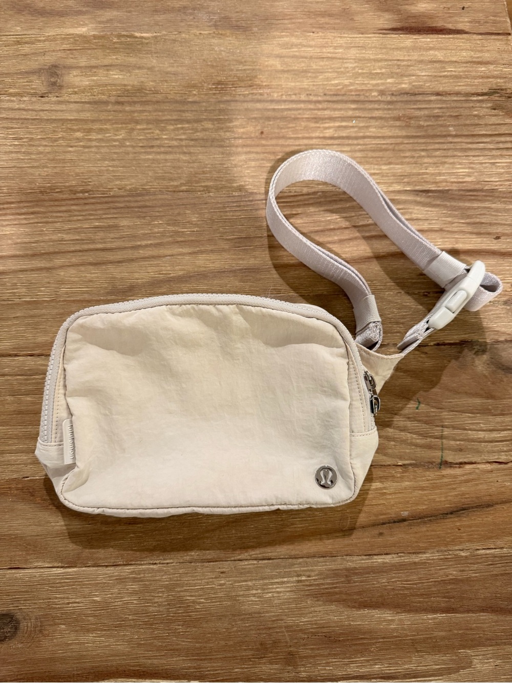 lululemon Everywhere Belt Bag Large 2L Light Ivory